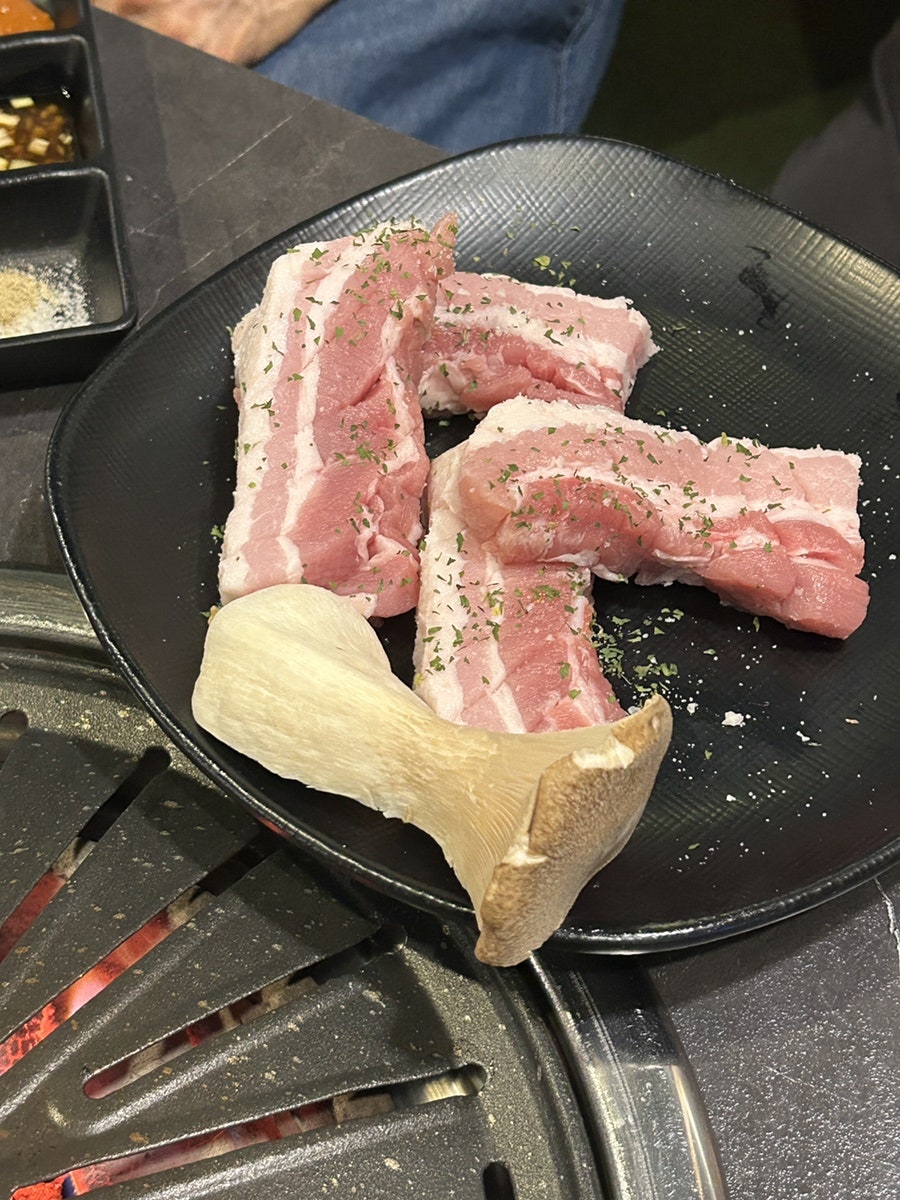 고기와 함께 나오는 기본 반찬