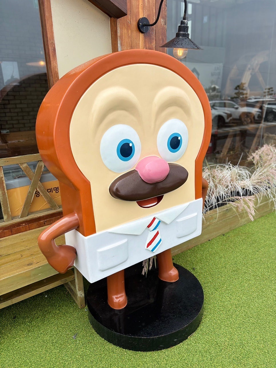 구황작물 빵 판매 및 카페 공간
