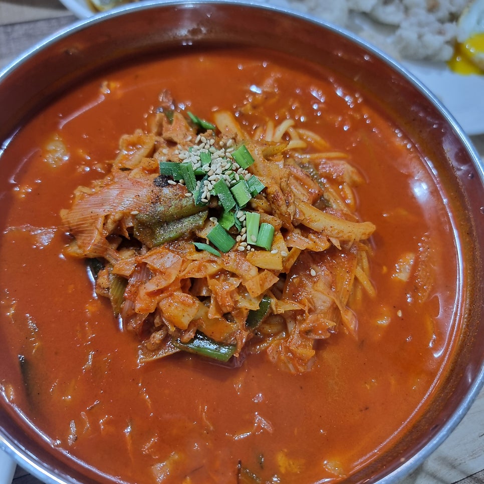 국물 맛이 계속 생각난다는 평가의 인생짬뽕