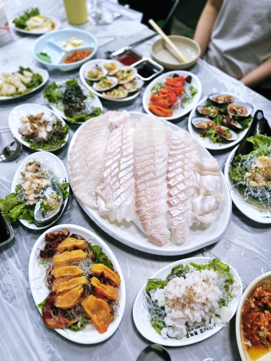 광복호 회 한상차림