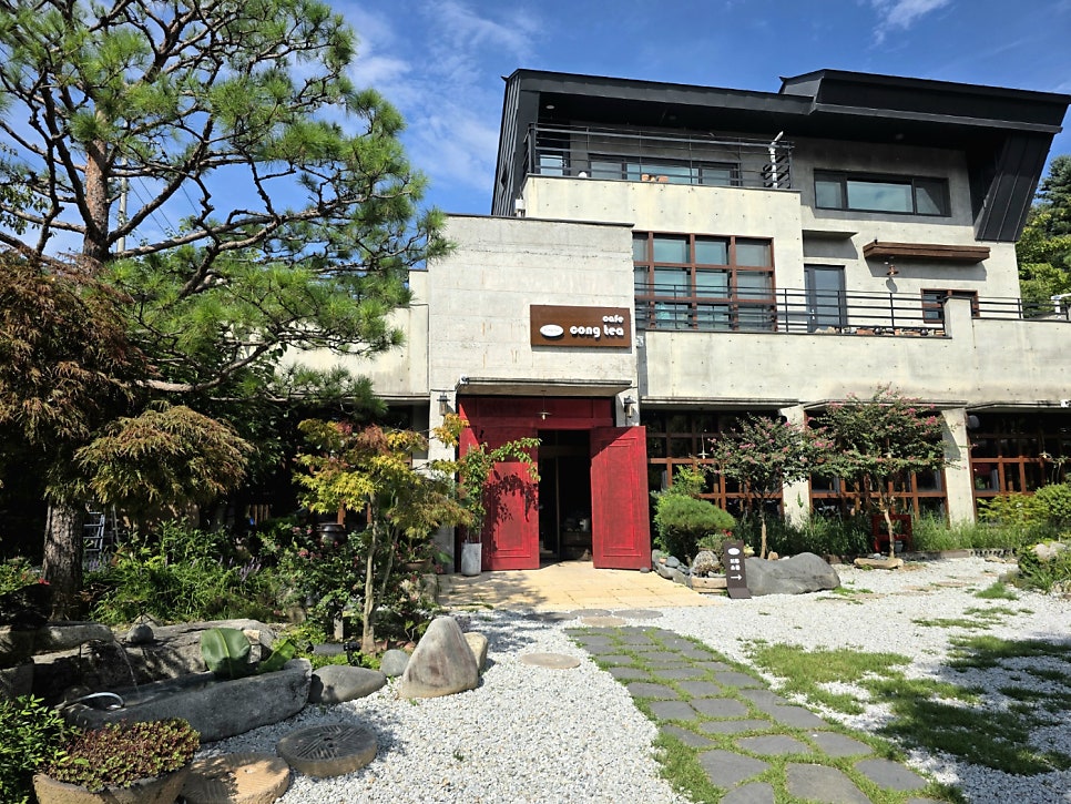 [원주] 주차 걱정 없는 여유로운 공간, 요즘 뜨는 대형카페