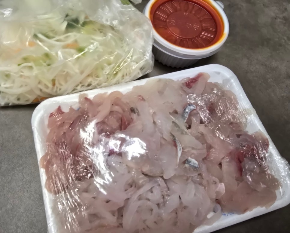 주문 순간에 담아내는 신선한 회