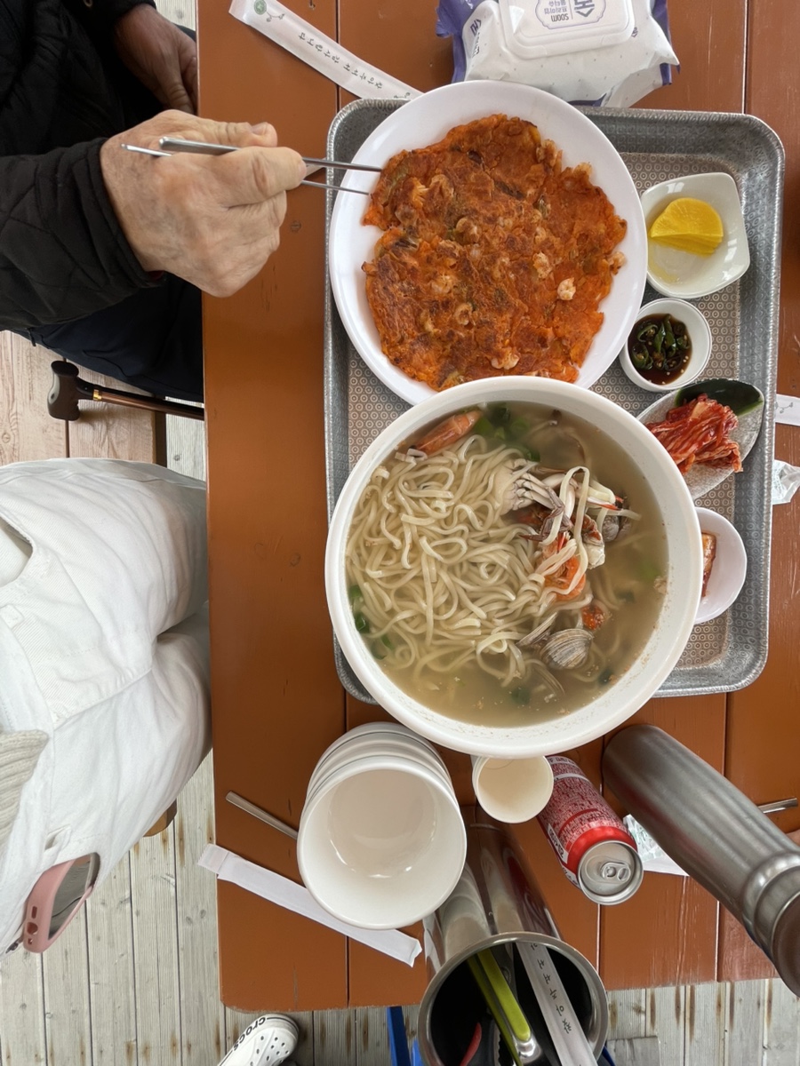영광 홍농읍 등대식당, 백수해안도로에서 만나는 9천원 오션뷰 칼국수